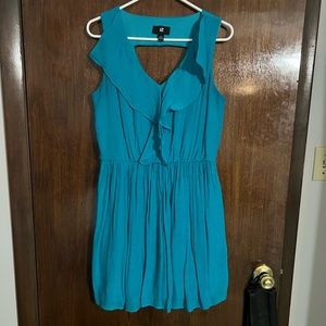 Lightweight Dress with Ruffles and Cut Out Back